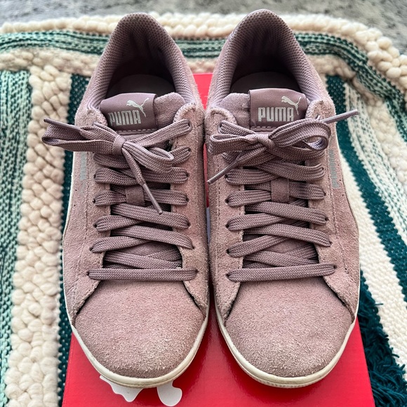 PUMA Ladies Vikky Suede Sneakers - Picture 3 of 7
